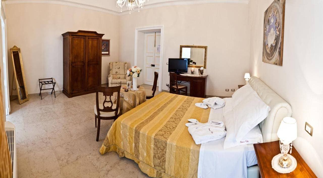 Foto 9 von 11: King Room with Spa Bath