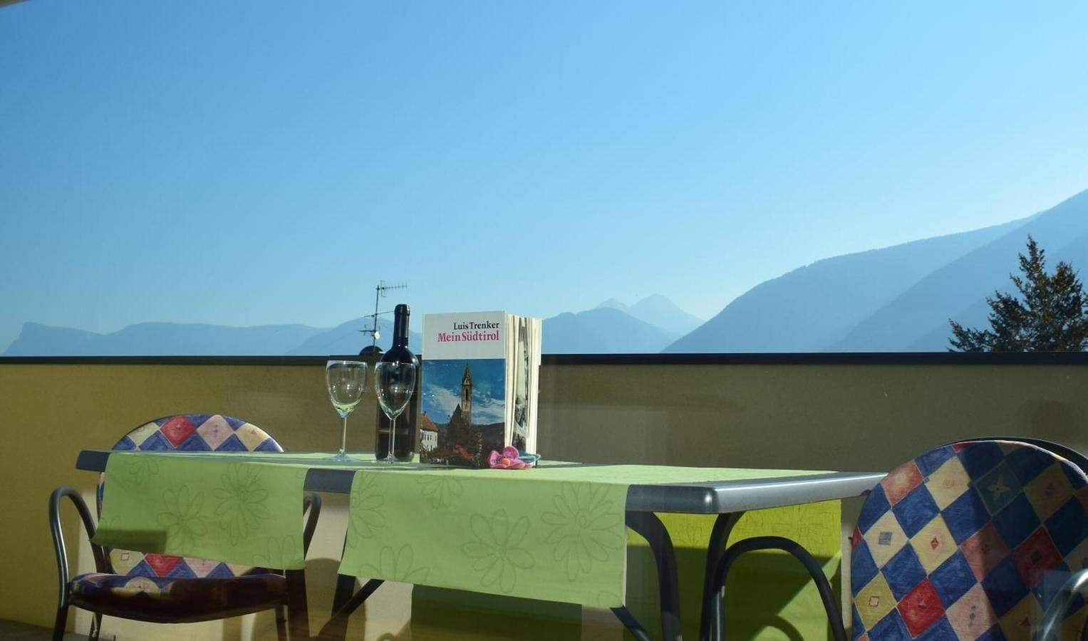 Foto 9 von 17: Apartment „Residence Ladurn Stein“ mit Bergblick, privater Terrasse und WLAN