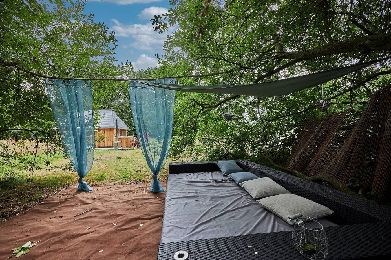 Foto 9 von 10: Kleine Unterkunft „Le chouette insolite“ mit privatem Garten und nordischem Bad