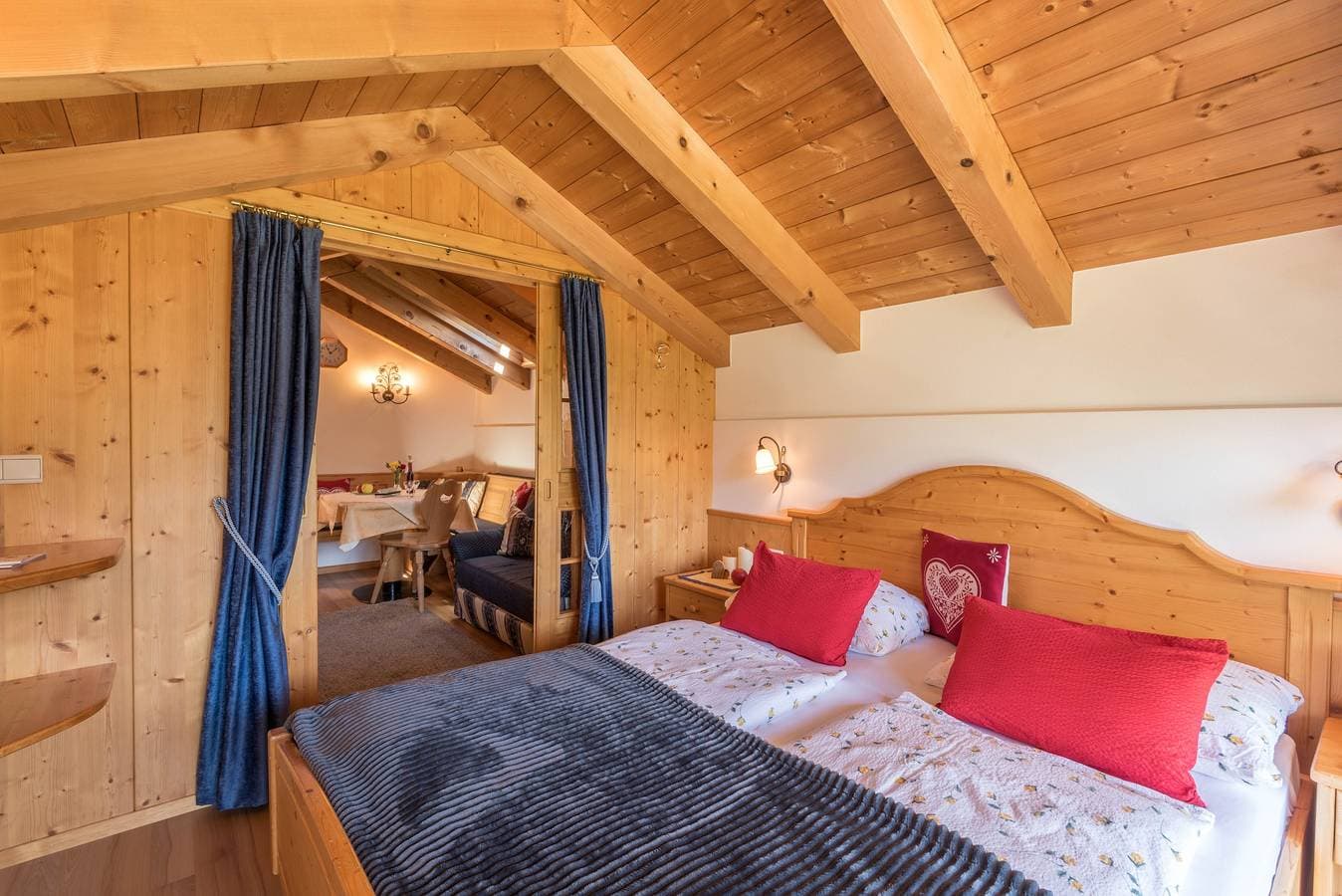 Foto 12 von 22: Moderne Ferienwohnung "Malga - Unterkehr" mit Bergblick, WLAN, Garten & Terrasse