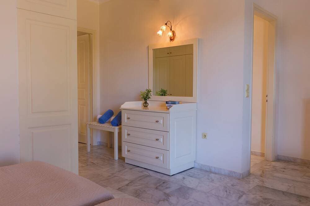 Foto 8 von 30: Private Pool Villa Odyssey in Dassia Corfu