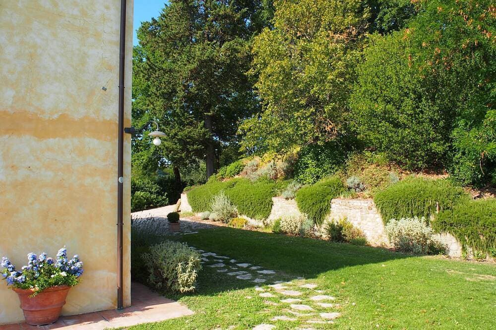 Foto 4 von 30: Villa Spoianello, with Infinity Pool in Chianti.