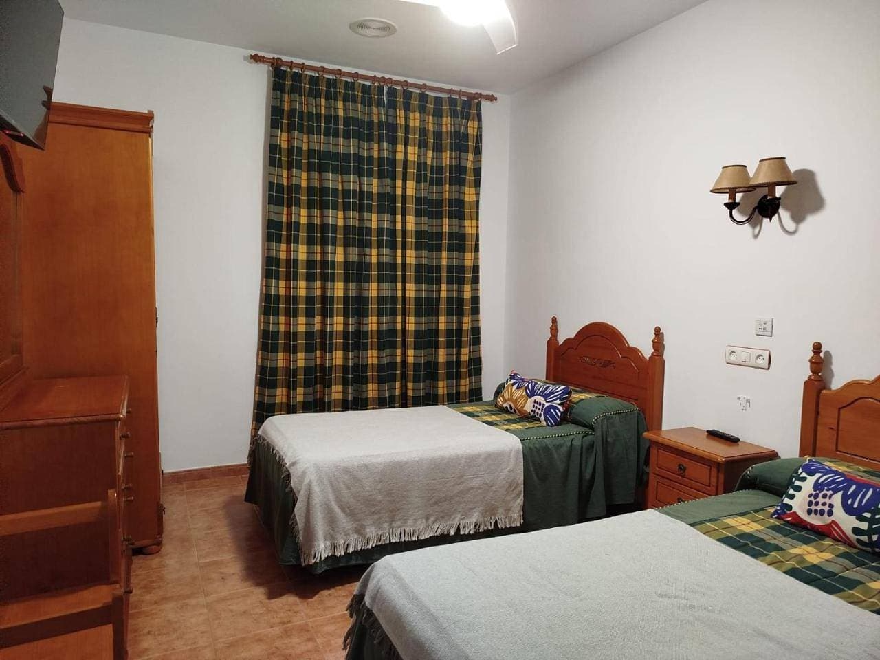 Foto 7 von 7: Double Room with Private External Bathroom