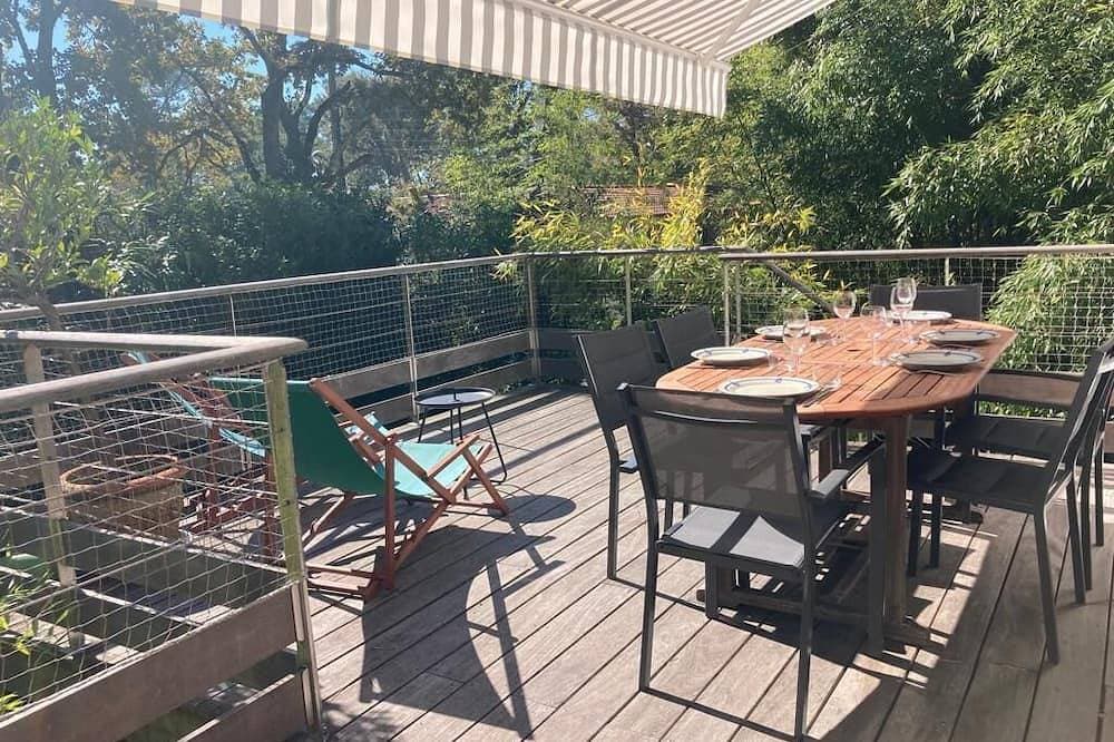Villa Cantarella with private beach access 1