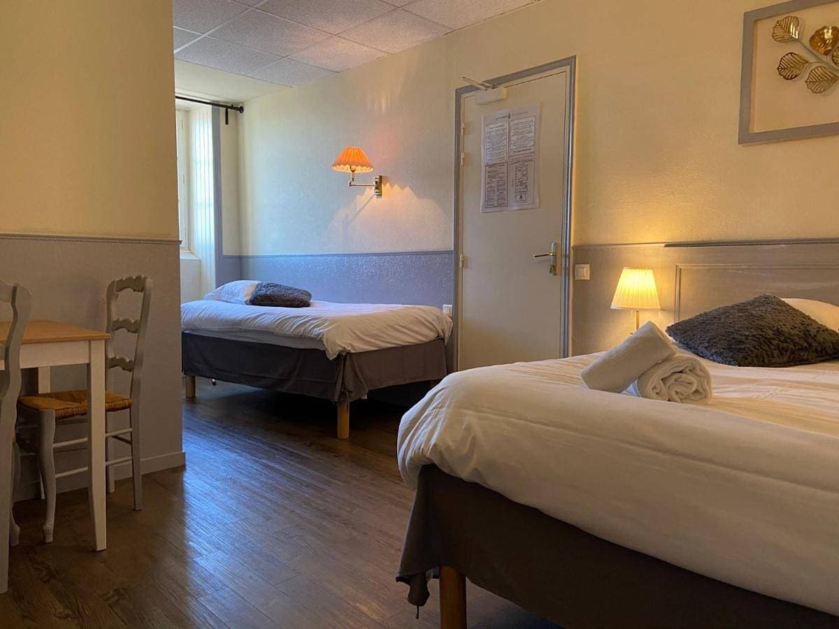 Foto 5 von 14: Double Room with Private Bathroom
