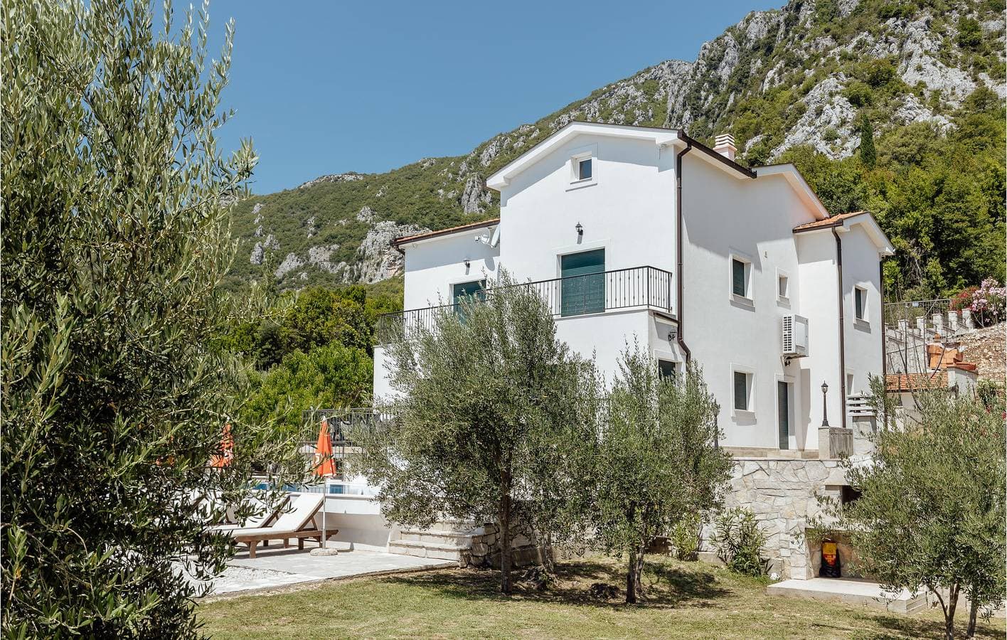 Foto 2 von 34: Ferienhaus für 10 Personen mit Pool