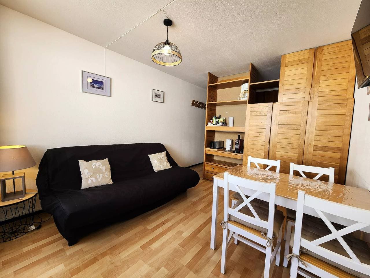 Foto 3 von 8: Studio 4 Personen 1 Kabine Ecke Bergblick Ski zu den Füßen