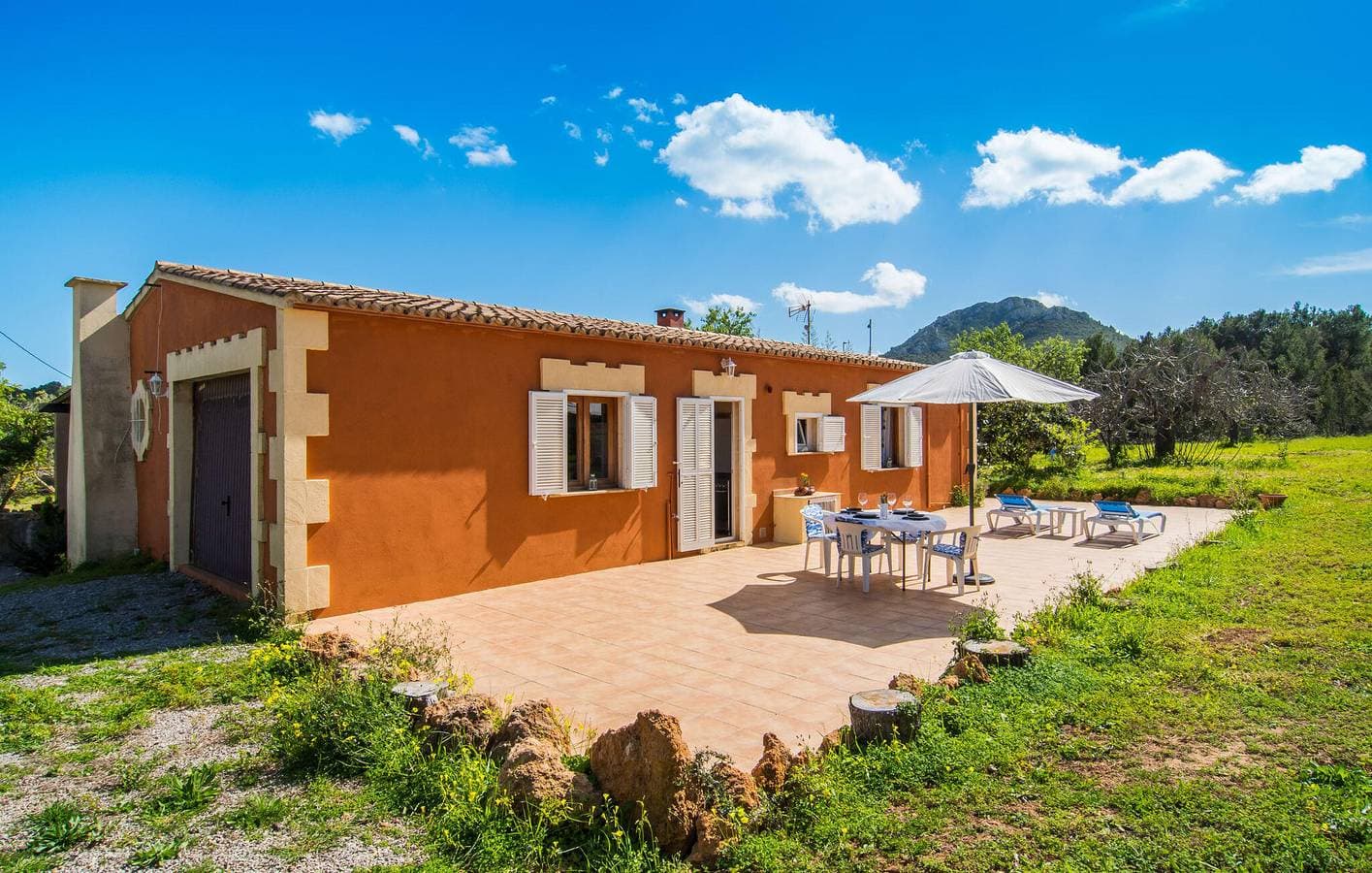 Foto 2 von 41: Sonnige Wohnung mit Terrasse & Pool, 800m zur Cala de n'Aladern