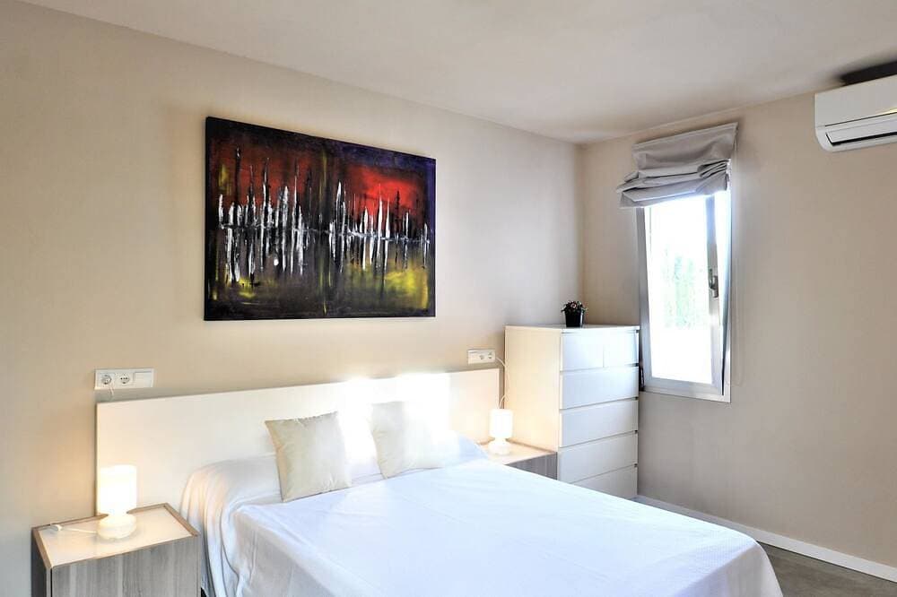 Foto 2 von 30: Moderna Villa cerca del golf y con piscina privada, ideal para familias - ofert