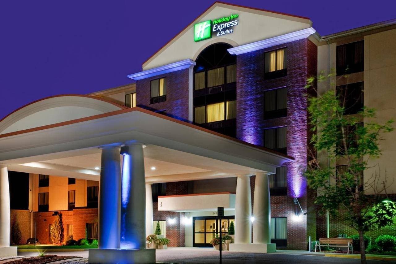Holiday Inn Express & Suites Chesapeake by IHG 1