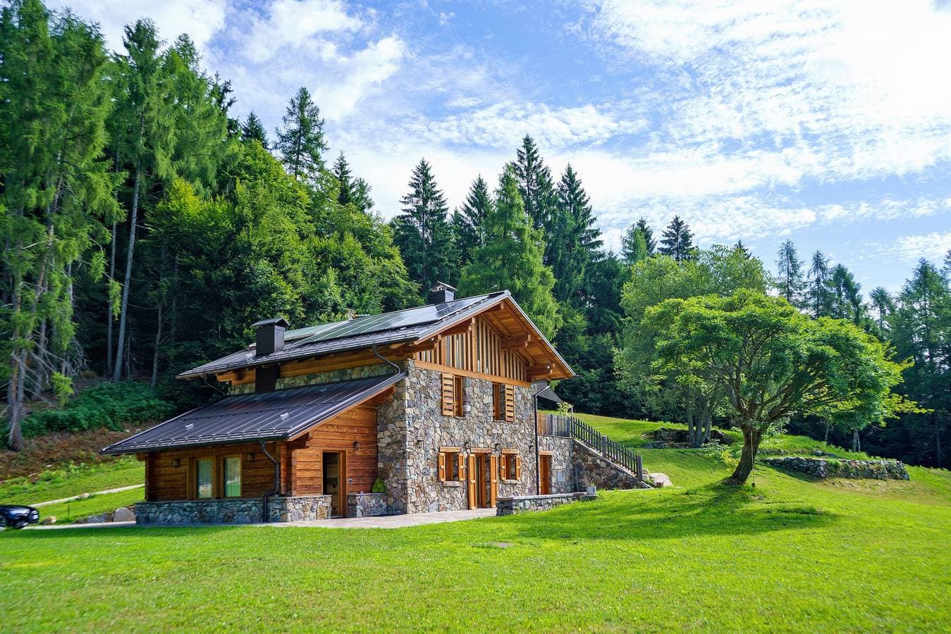 Foto 3 von 42: Chalet 'Luxury Chalet Larice' mit Bergblick und Panoramaterrasse