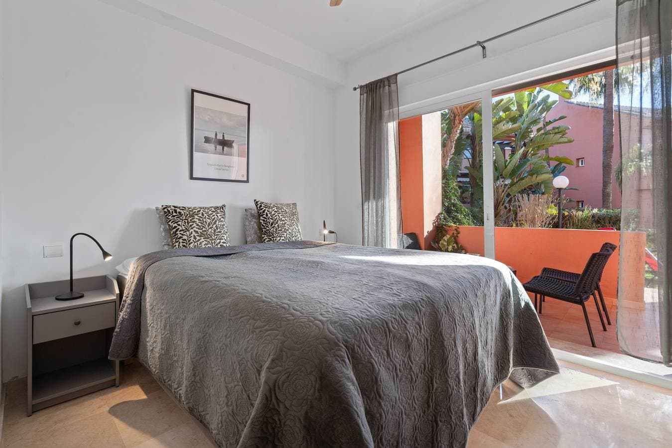 Foto 8 von 20: 49 Comfortable 2-Bedroom Garden Apartment Close to