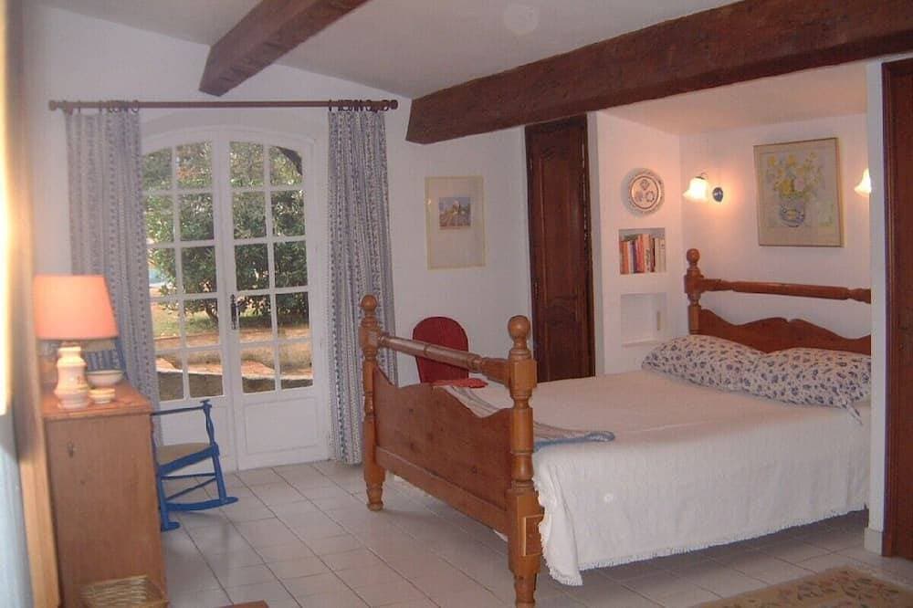 Foto 2 von 23: Landhaus in Weingärten nahe St Tropez. Verfügbarkeit im schönen Juni 2009!