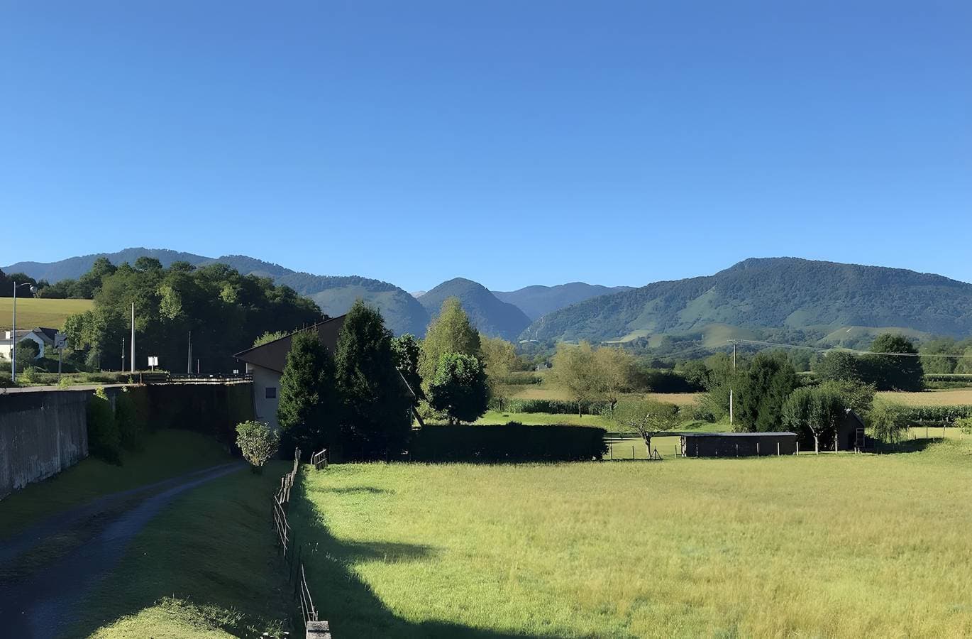 Foto 2 von 28: Ferienwohnung 'Le Labrit 3 étoiles' mit Bergblick und WLAN