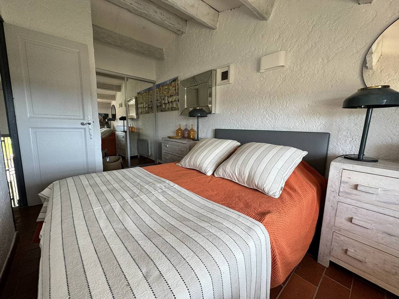 Foto 11 von 18: Mas mit 2 Schlafzimmern, Meerblick, Pool, WLAN
