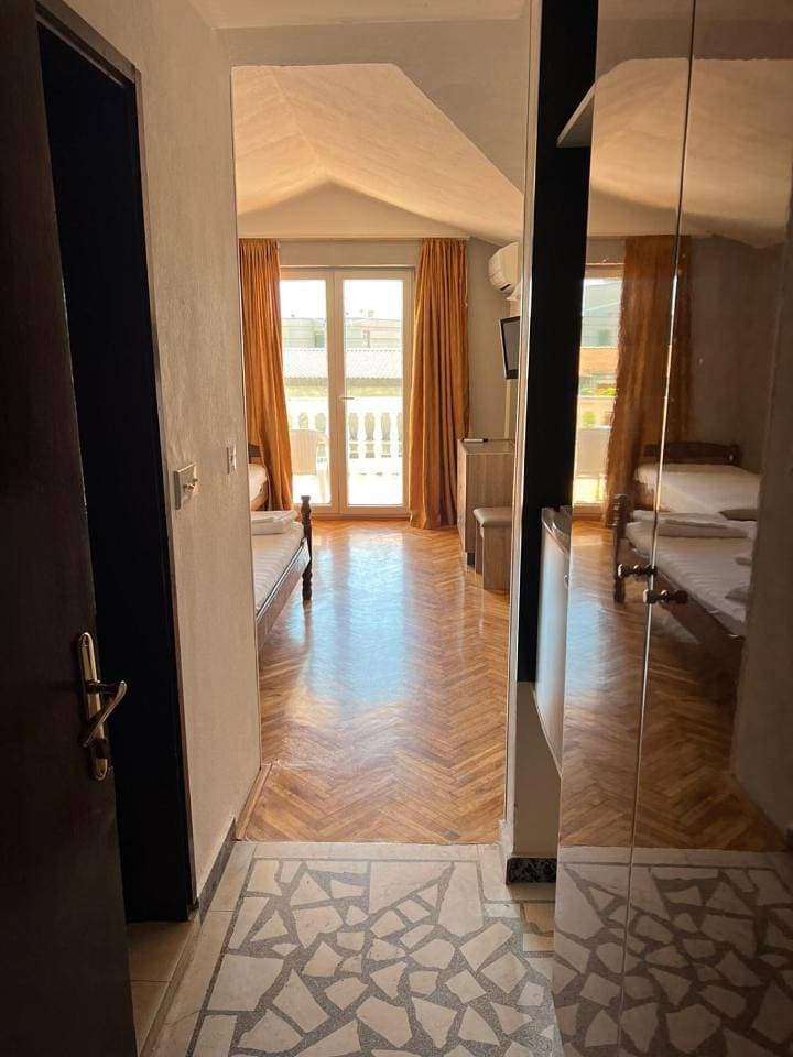 Foto 7 von 14: Triple Room with Terrace