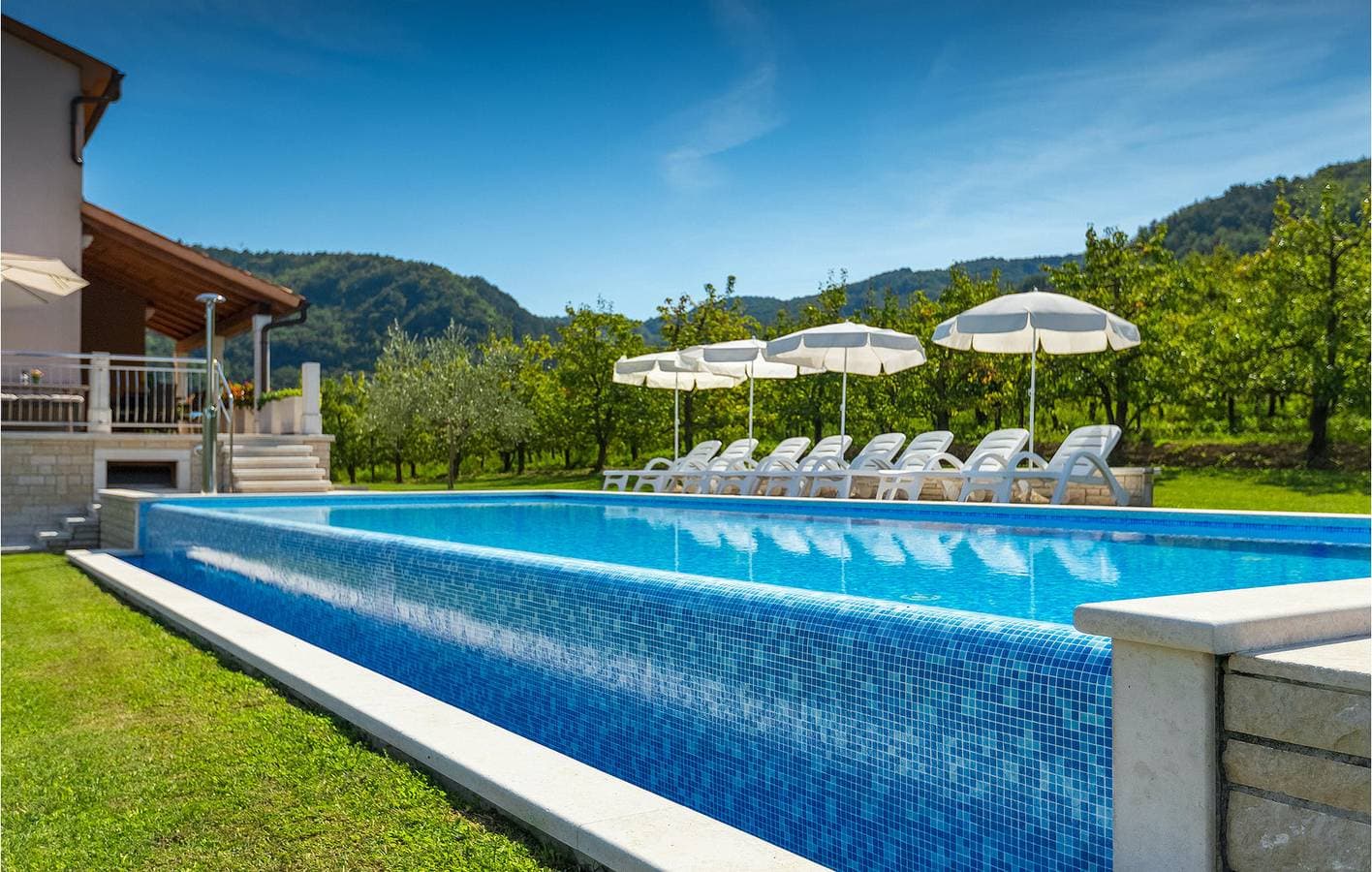 Foto 9 von 61: Charmante 150 m² große Ferienwohnung mit Pool, WLAN und Parkplatz in der Nähe von Novaki Motovunski