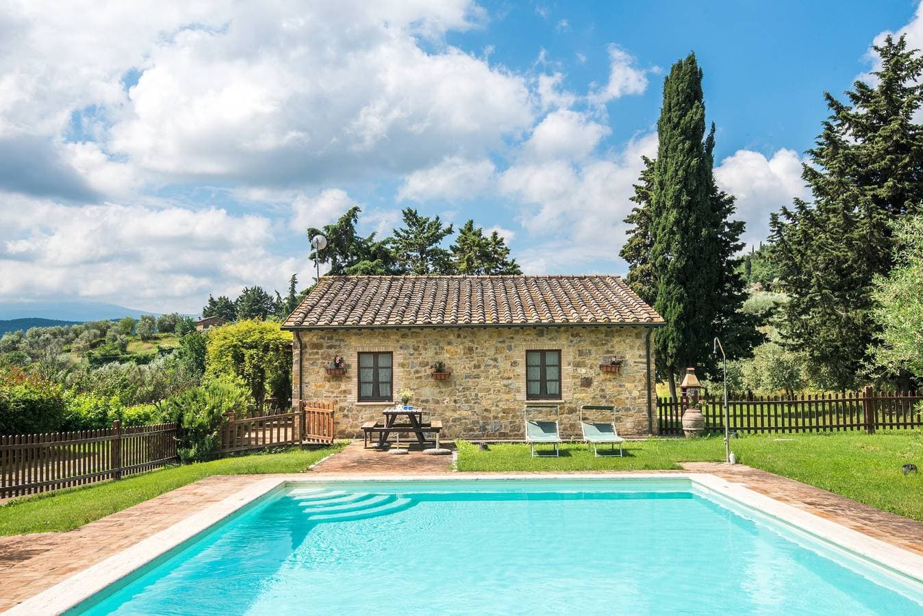 Foto 2 von 23: Agriturismo 'Villa Agriturismo Il Pratone' mit Bergblick, privatem Pool und WLAN