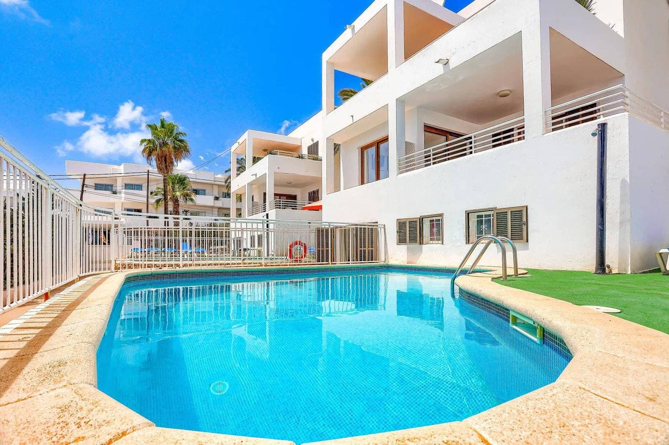 Foto 3 von 35: Villa für 10 Personen mit Garten
