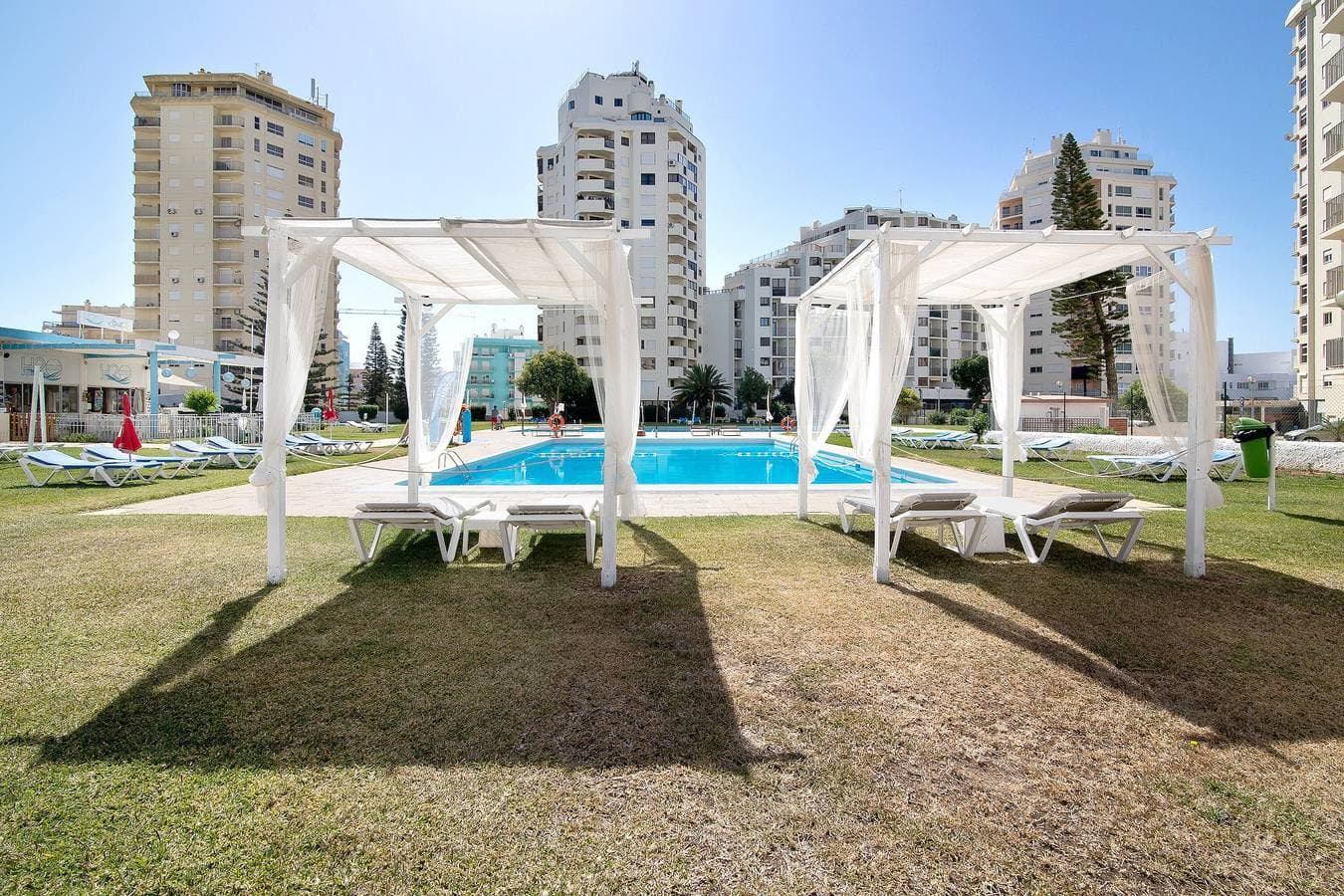 Foto 4 von 24: Apt. Torre Sol 10º 6 – Meerblick, Klimaanlage & Pool
