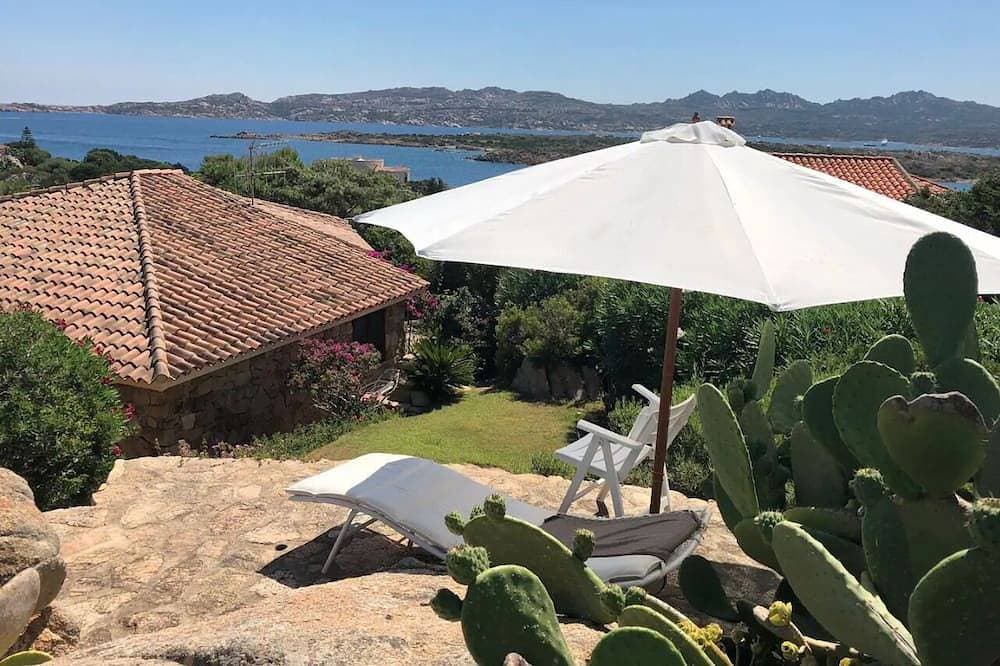 Panoramic sea view villa in La Maddalena with garden. Walk to beaches. 1