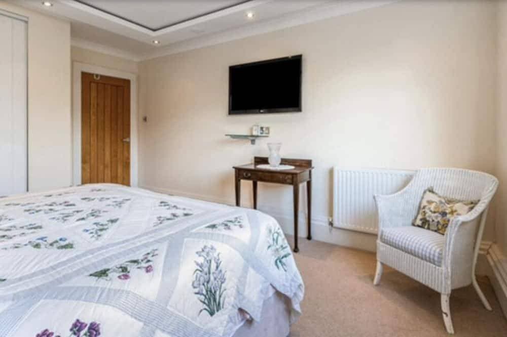 Foto 4 von 12: Sandbanks waterfront flat with panoramic views over Poole Harbour