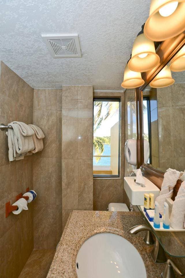 Foto 9 von 15: Ocean View King Room