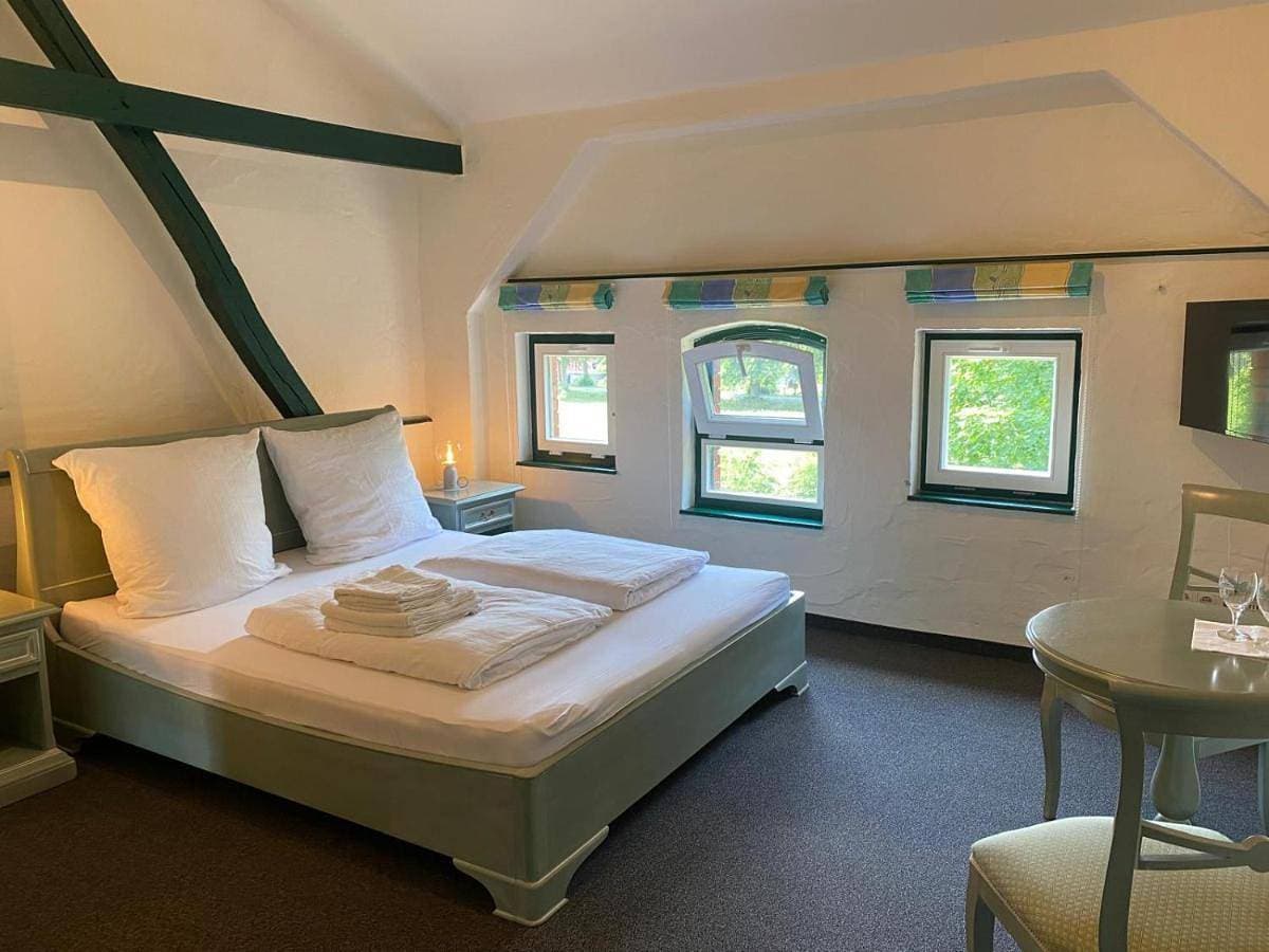 Foto 4 von 16: Double Room with Private Bathroom