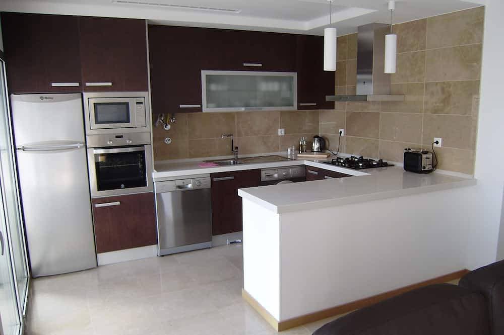 Foto 12 von 21: Atemberaubende High spec Wohnung mit beheiztem Pool