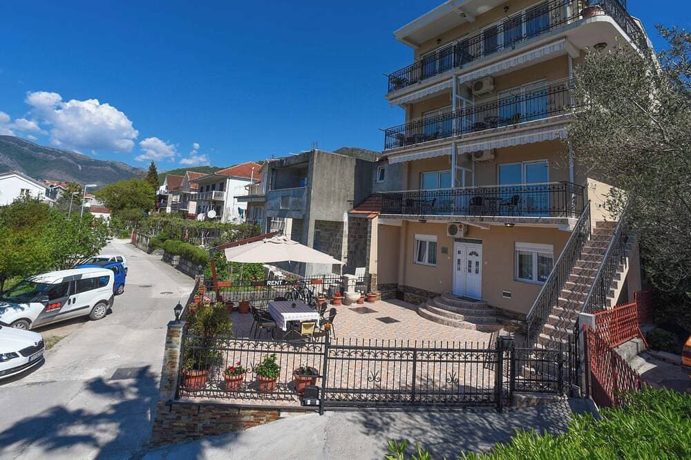 Foto 5 von 10: D&D Apartments Tivat - Apartment with 2 beds - No.7