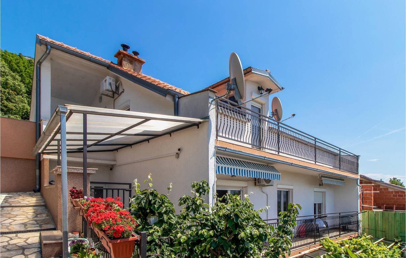 Modernes 2-Zimmer-Apartment in Bribir: WLAN, Klimaanlage, Terrasse und Parkplatz 1