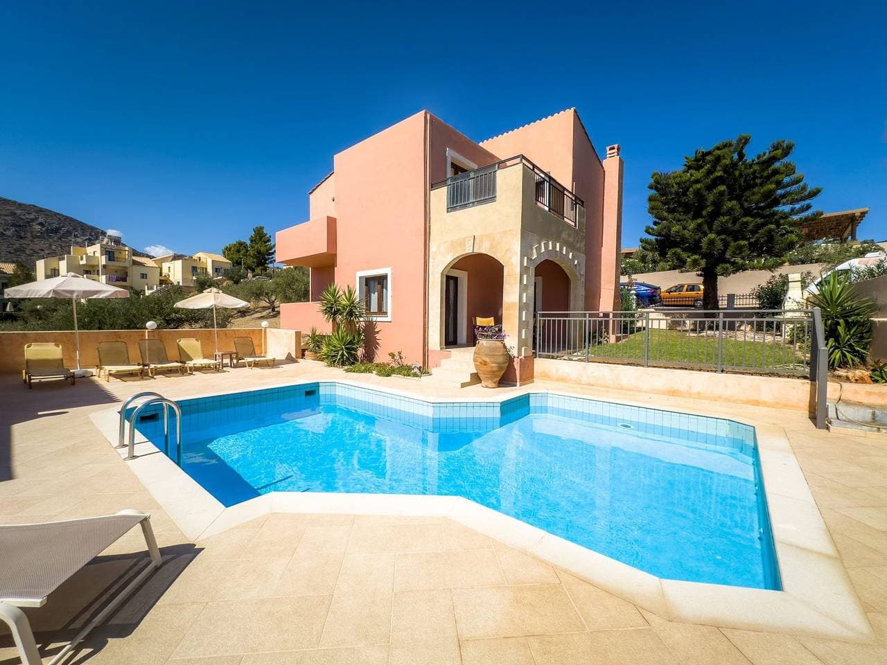 Foto 10 von 14: Niriides Villas_ Dafne _ 3-Schlafzimmer privater Pool