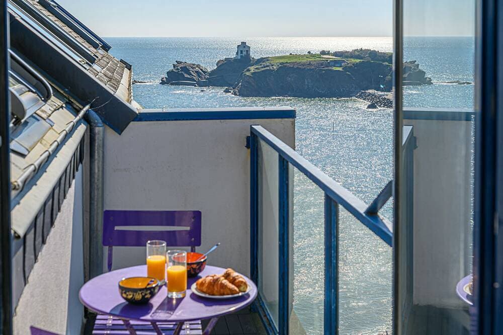 Meerblick! Helle Veranda-Wohnung am Fuße des Strandes 1