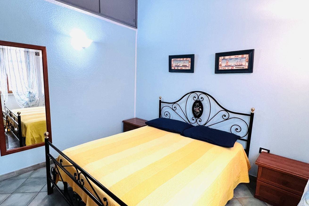 Foto 13 von 54: Ferienwohnung für 8 Personen mit Garten