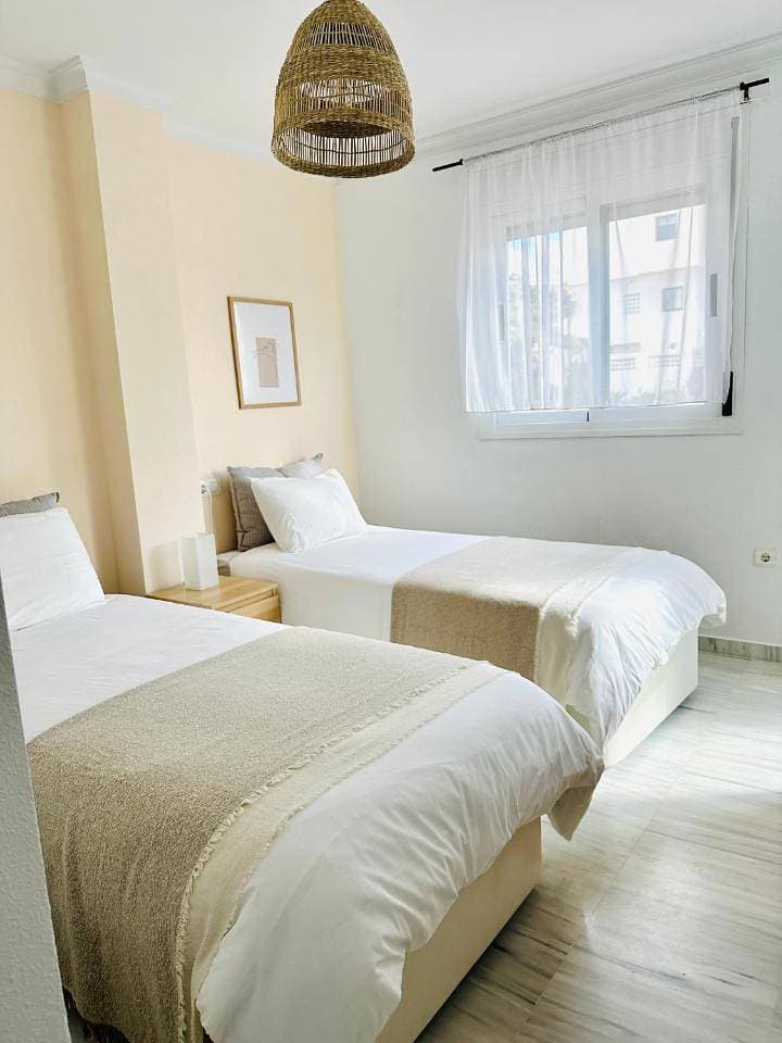 Foto 6 von 31: Two-Bedroom Apartment