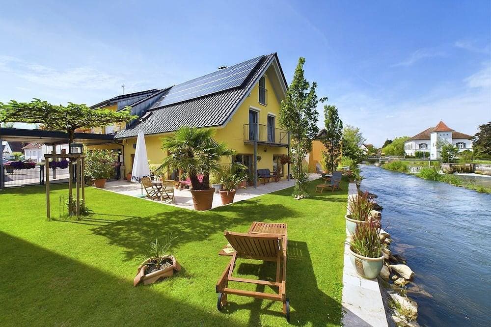 Ferienwohnung 1 Zi., 1 bis 3 Pers, 35 qm, Balkon, entlang am Fluss, Bodensee nah 1