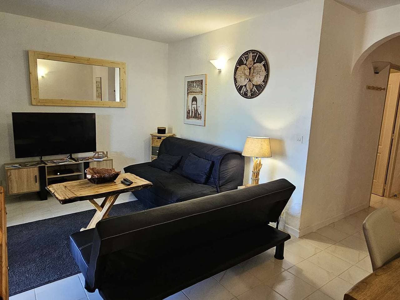 Foto 4 von 23: Renovierte 3*-Wohnung mit Pool und Tennis 500m vom Strand