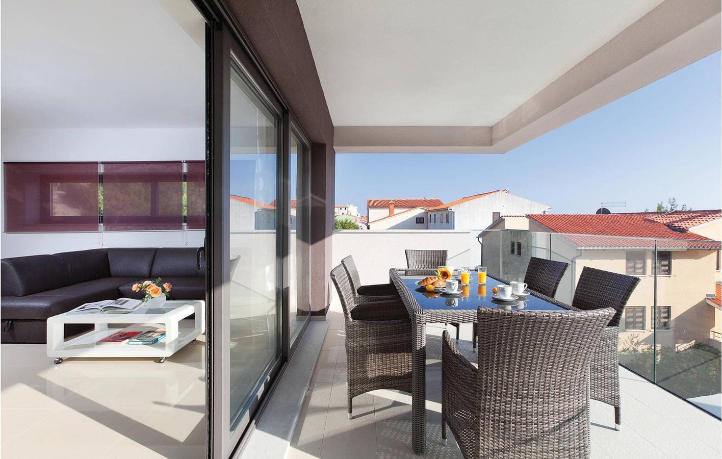 Foto 6 von 33: Geräumige 150 m² große Wohnung mit Pool, 600 m vom Strand entfernt