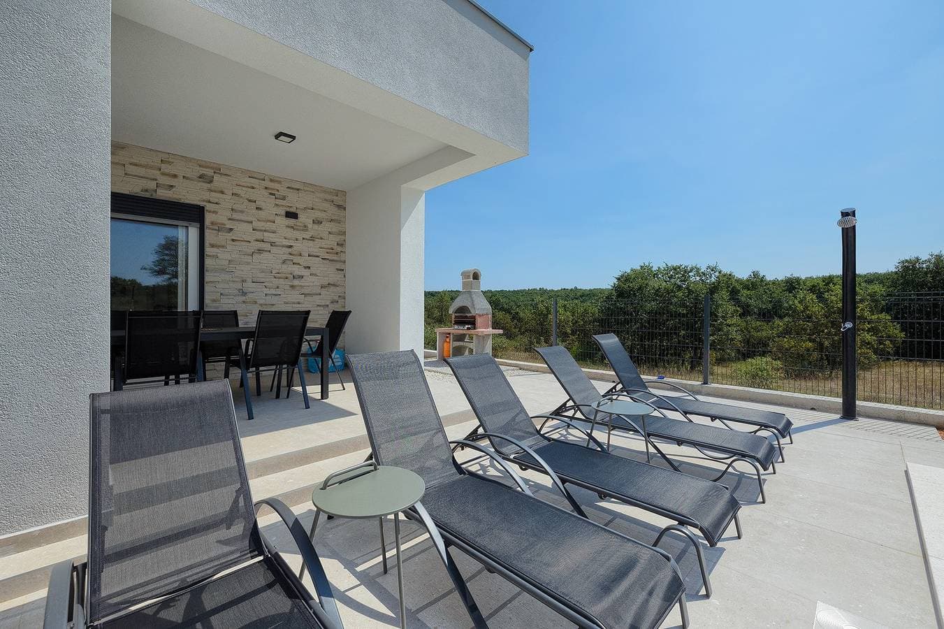 Foto 10 von 43: Villa Leny mit Pool und Grill