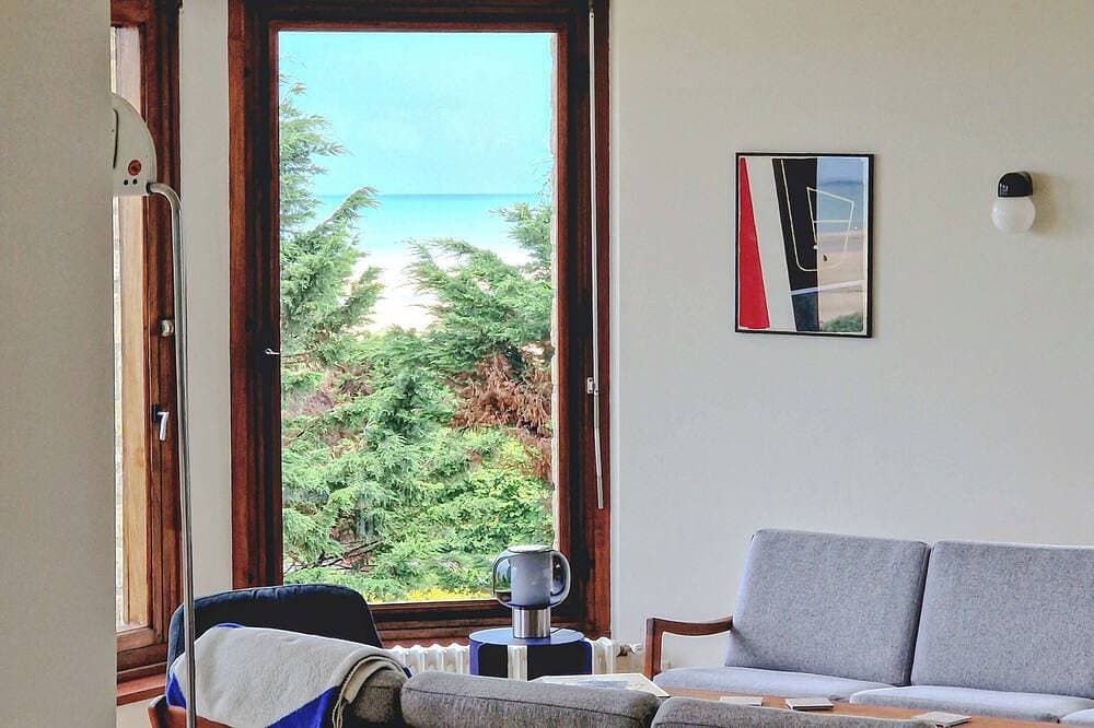 Foto 6 von 30: La Sauvagère, Exceptional Art Deco Villa on Omaha Beach with Direct Beach Access