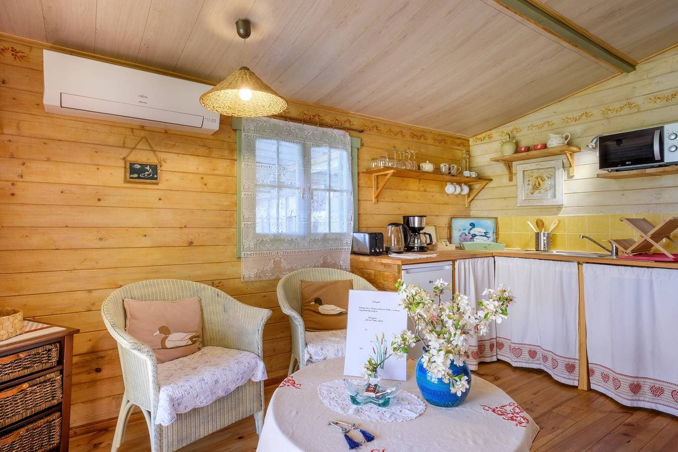 Foto 5 von 25: Chalet 'Les Iris' mit privatem Pool, gemeinsamer Terrasse und Klimaanlage