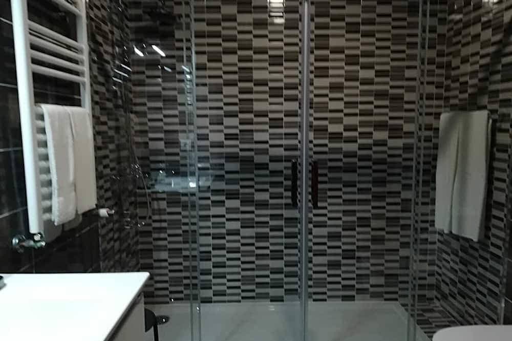 Foto 8 von 30: Ferienhaus mit privatem Pool, Blick auf Berge und Damm-Free WiFi