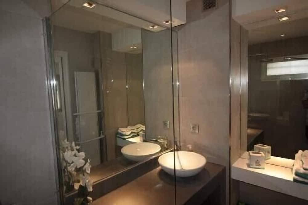 Foto 6 von 30: Perfekte Lage direkt am Strand – Luxuriöse 2 Zimmer im Souterrain mit direktem Zugang zum Meer.