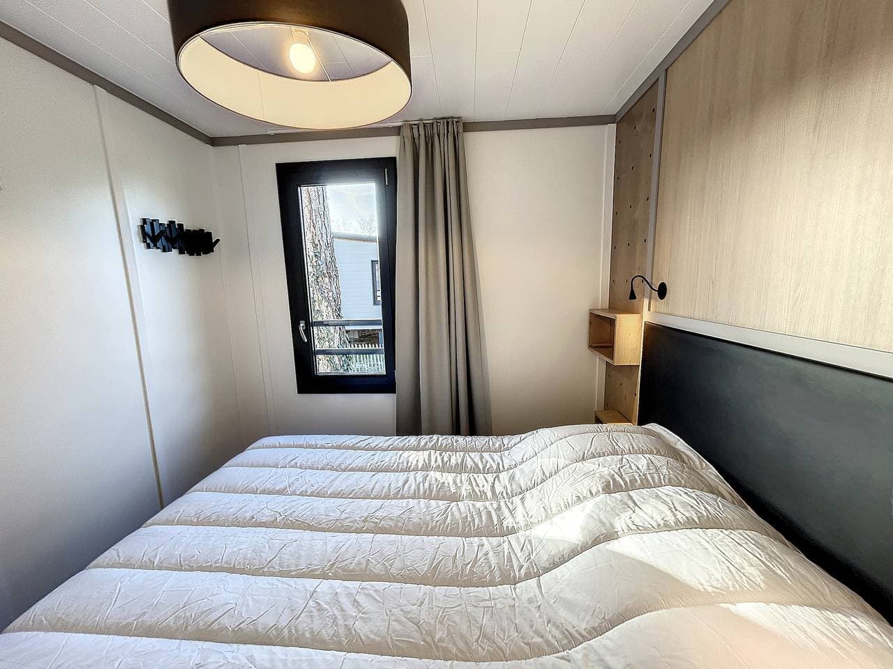 Foto 9 von 23: Luxus-Chalet mit Pool, WLAN, 6 Schlafplätze, Nähe Strand und Zentrum