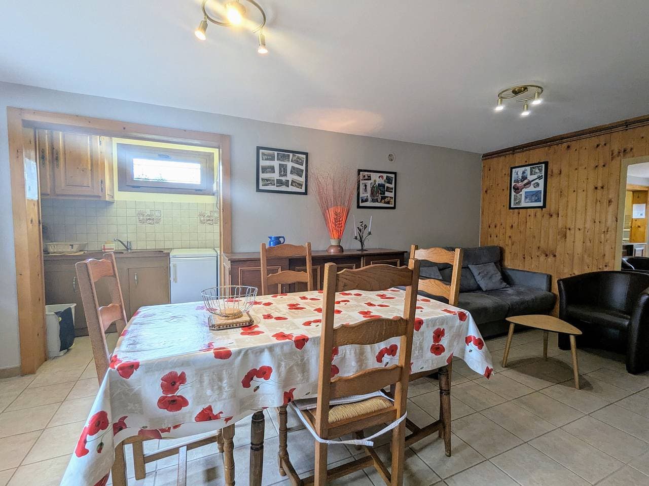 Foto 3 von 15: Gemütliches Ferienhaus in Seenähe mit Terrasse und WLAN