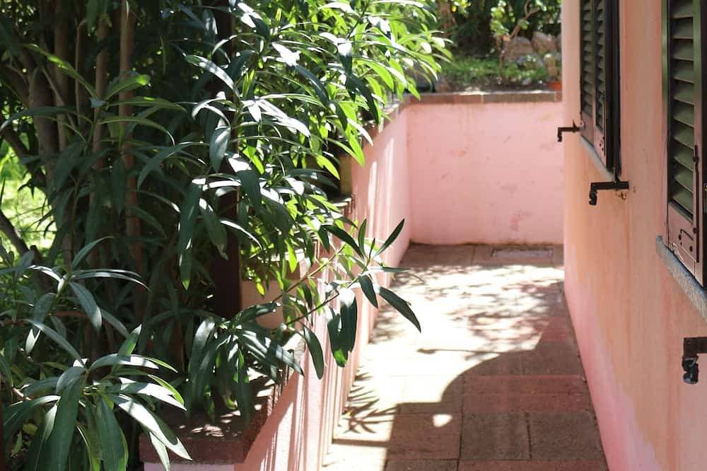 Foto 6 von 19: Ferienhaus mit Garten, ruhige Lage mit schönem Blick auf  Meer und Tavolara