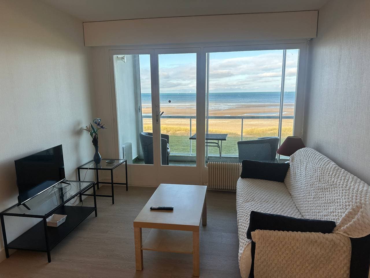 2-Zimmer-Wohnung mit Meerblick, Loggia, Parkplatz und voller Ausstattung 1