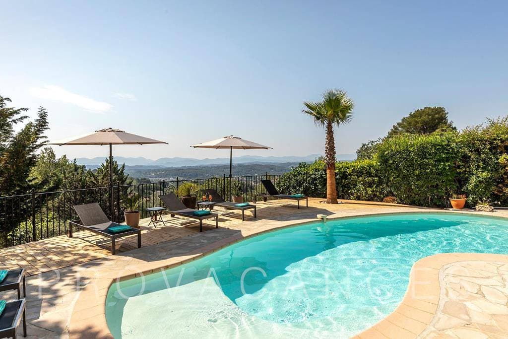 Foto 5 von 60: Schönes Ferienhaus mit Aussicht in Draguignan