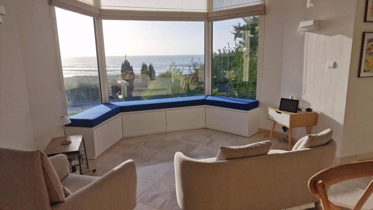 Manava Villa vue mer et Mont Saint Michel piscine intérieure 1