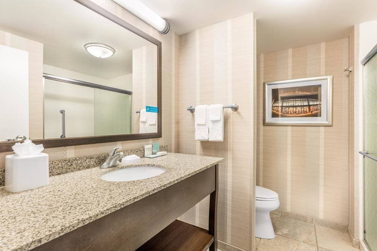 Foto 6 von 32: Hampton Inn & Suites Madison Downtown